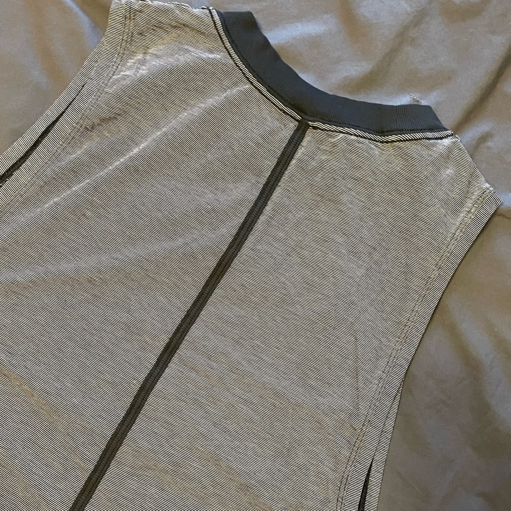 Lululemon Mustle Tank Striped 6/8